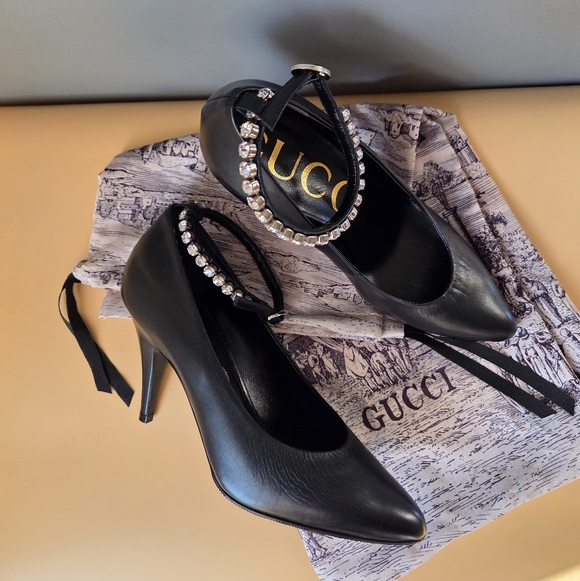 GUCCI Crystal Ankle Strap Leather Pumps Heels Black 37 Style # 590988